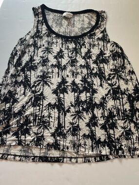 Kenar Black & White Palm-Print Tank